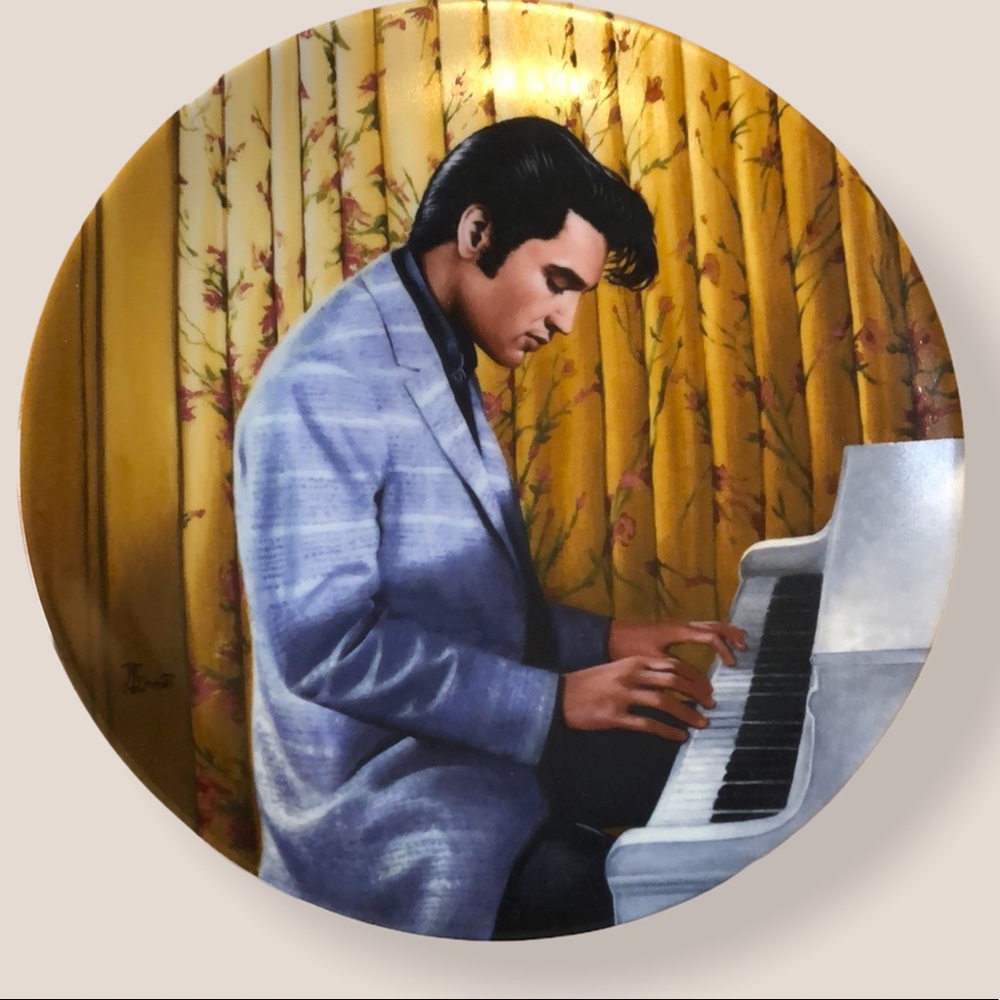 Elvis “ His hand in mine “ Collector’s Plate 1991